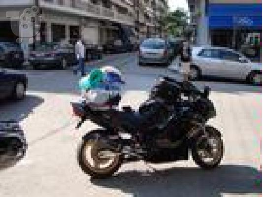 PoulaTo: HONDA CBR 1100 XX Super Blackbird '05